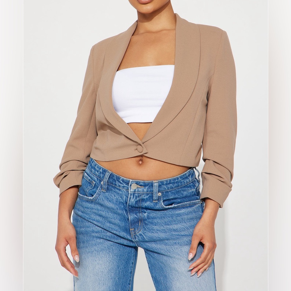 Taking care of business cropped blazer